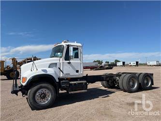Mack 700