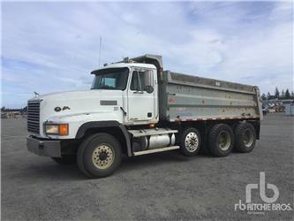 Mack CL700