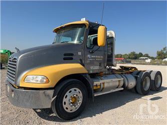 Mack CXN613