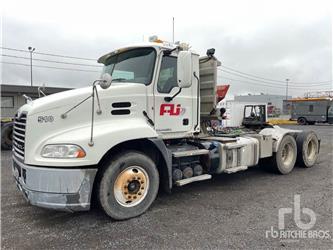 Mack CXU600