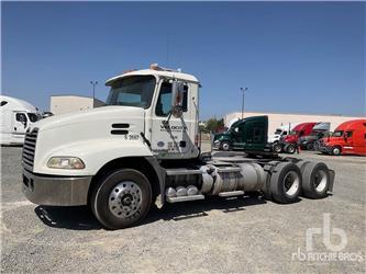 Mack CXU613