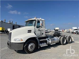 Mack CXU613