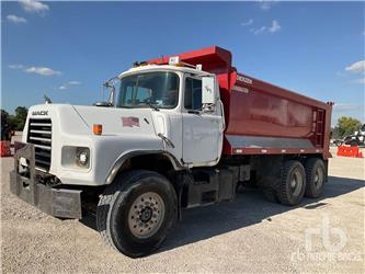Mack R688ST