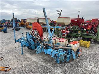 Monosem Seeder
