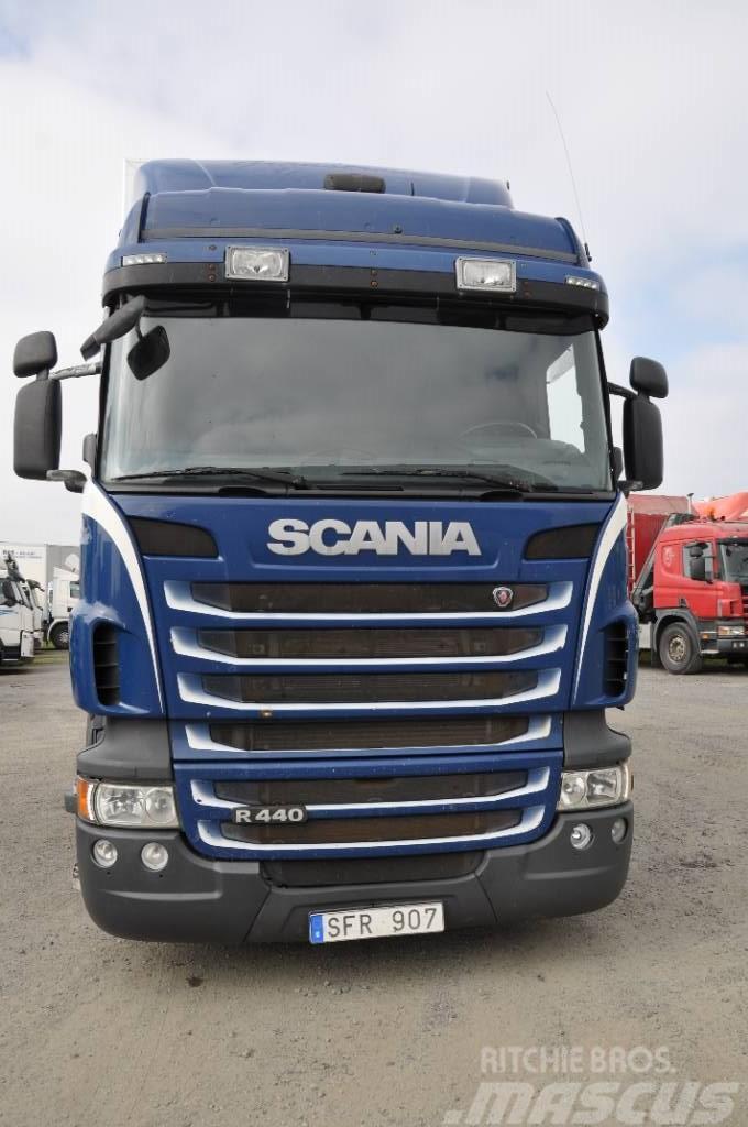 Scania R440 LB6X2*4MNB Camiones caja cerrada