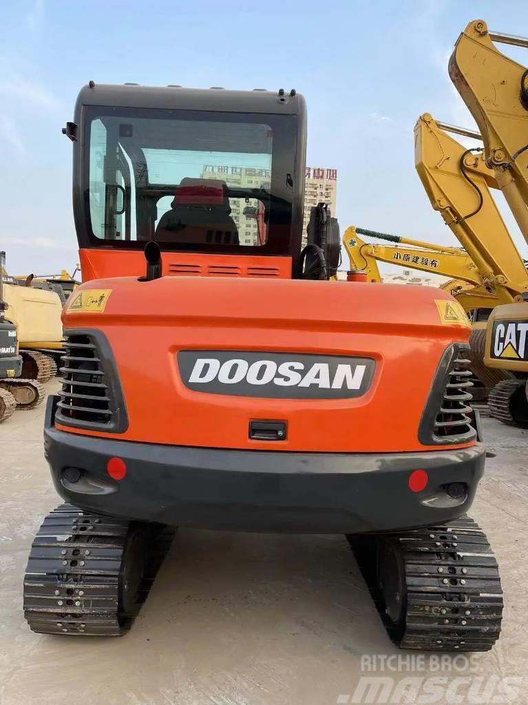 Doosan DX60 Excavadoras de cadenas