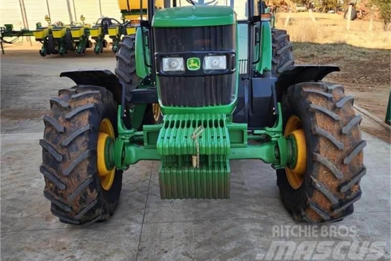 John Deere 6135B Tractores
