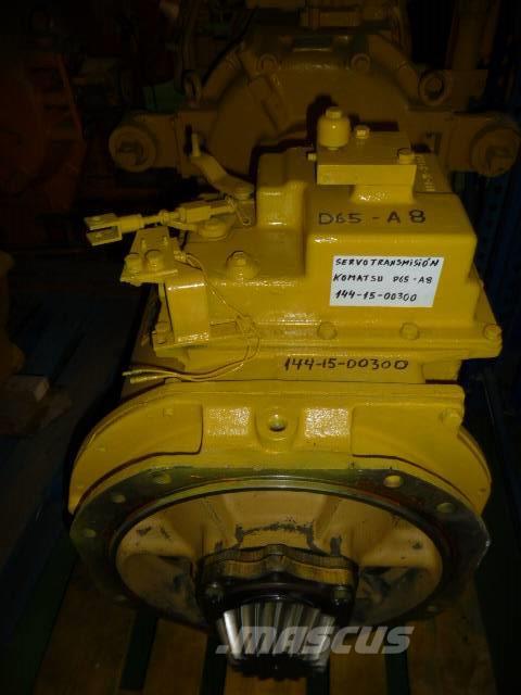 Komatsu D 65-8 Transmisión