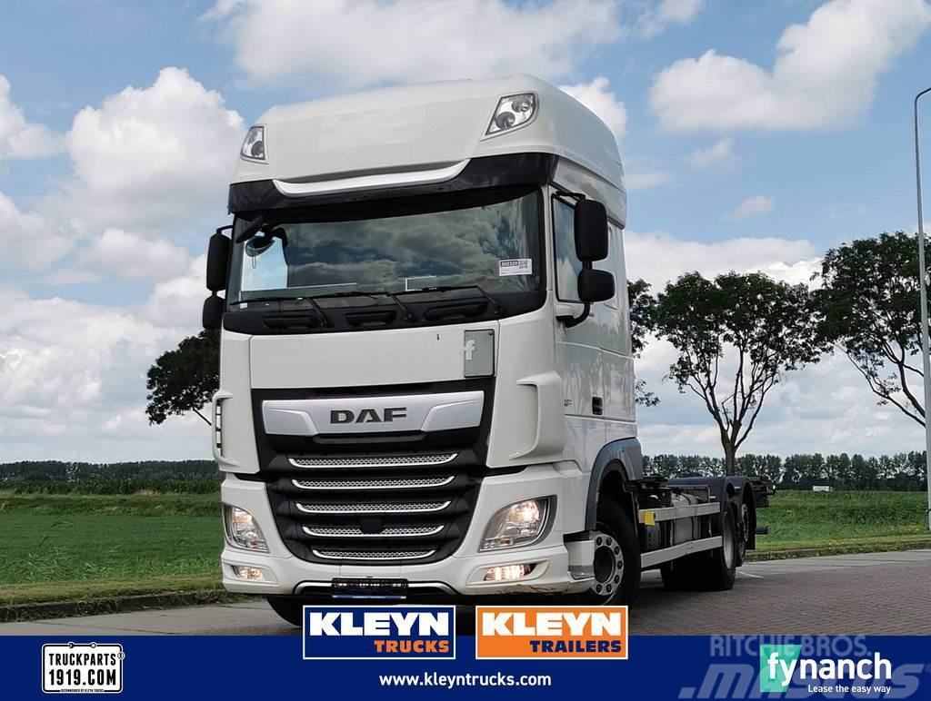 DAF XF 480 ssc leather led Camiones con gancho