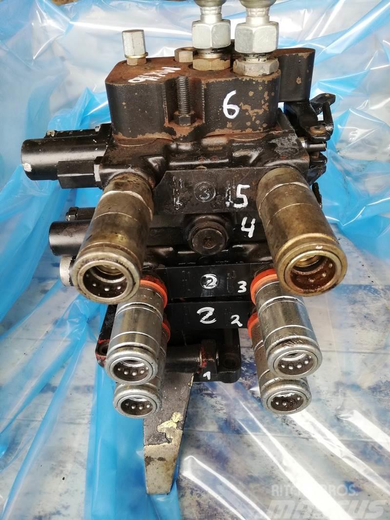 Case IH MX110 Power Beyond valve Hidráulicos