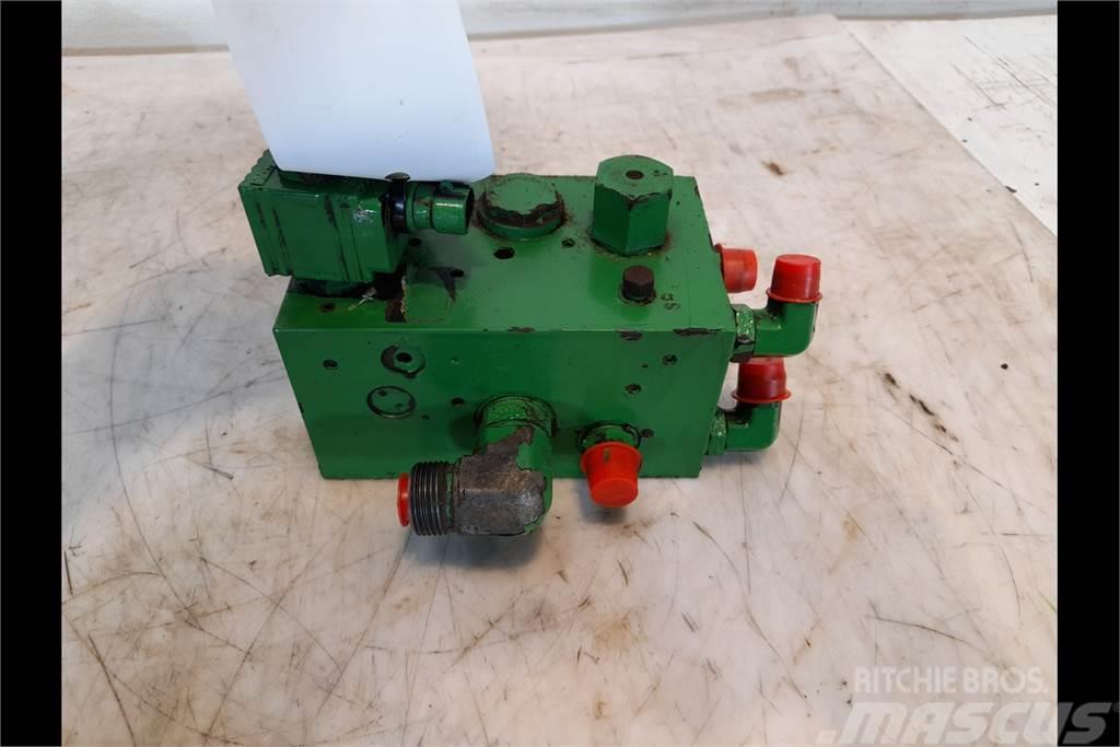 John Deere 7710 Suspension control valve Hidráulicos