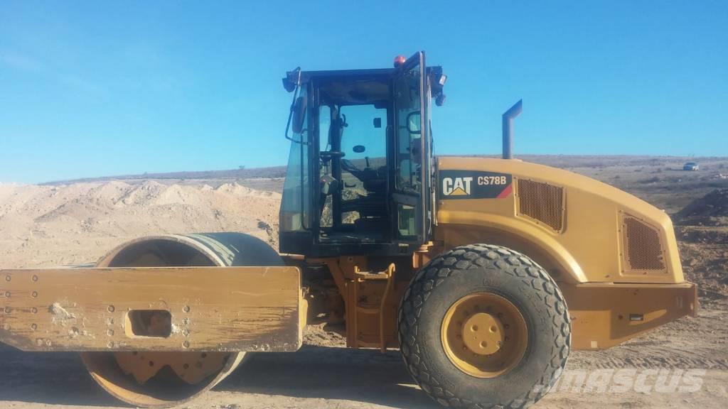 Caterpillar CS 78 B Rodillos de un solo tambor