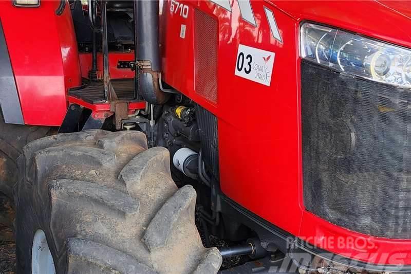 Massey Ferguson 5710 Tractores