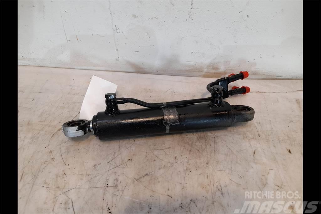 Case IH Farmall 115A Front axle steering cylinder Transmisión