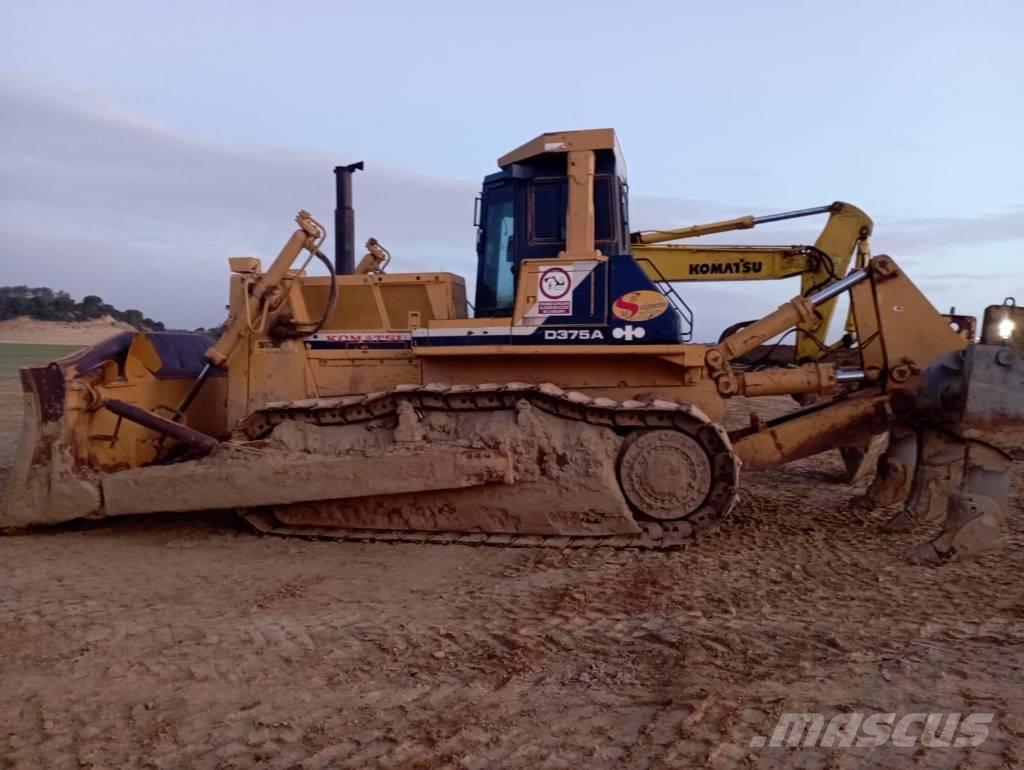 Komatsu D 375 A-2 Buldozer sobre oruga