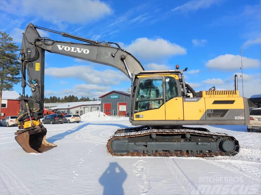 Volvo EC250DNL PYÖRITTÄJÄLLÄ Excavadoras de cadenas