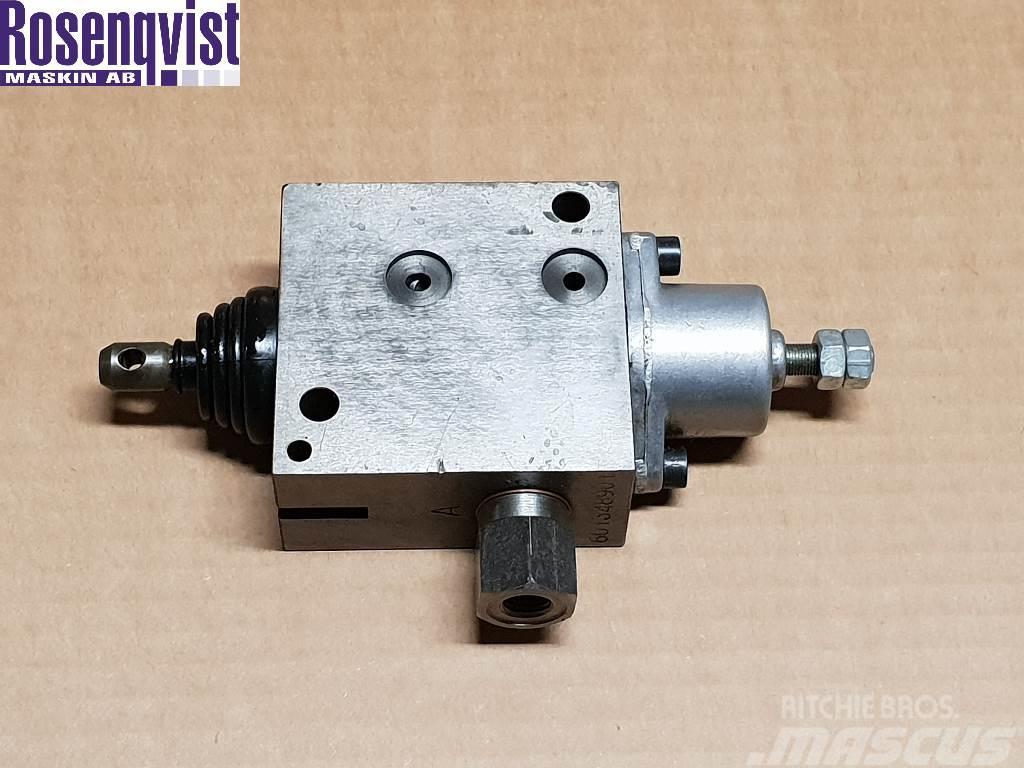 Deutz-Fahr Directional valve 06238187 06238186, 1111422990800 Hidráulicos