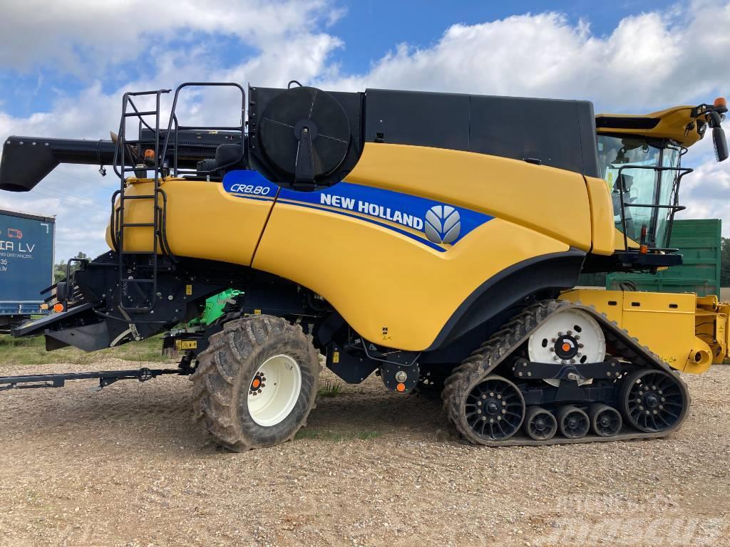 New Holland CR 8.80 Combine harvesters