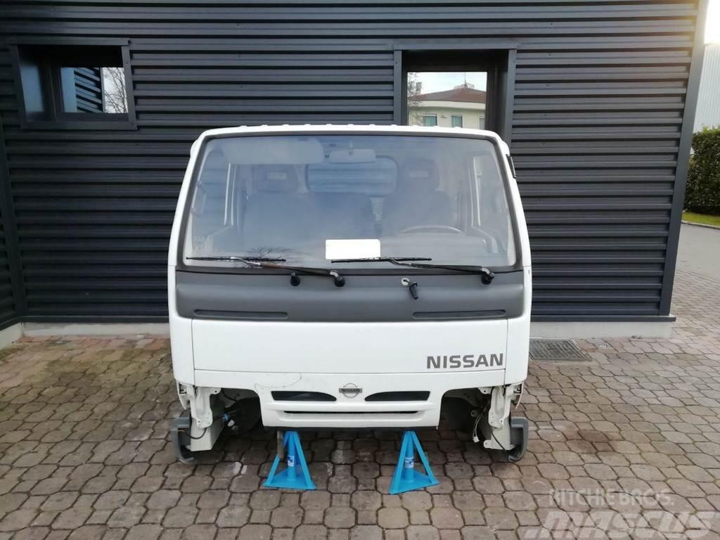 Nissan CABSTAR (1996-2006) Cabinas e interior
