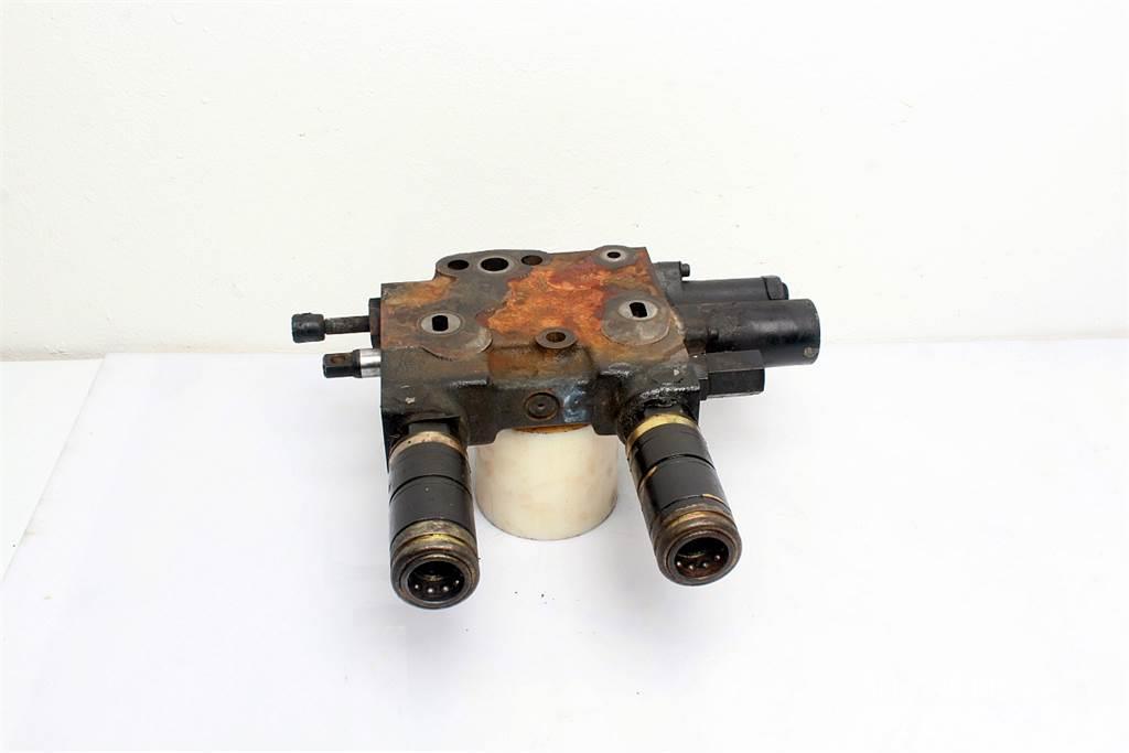 Case IH MX100C Remote control valve Hidráulicos