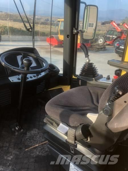 Bomag BW 211 D-4 Rodillos de un solo tambor
