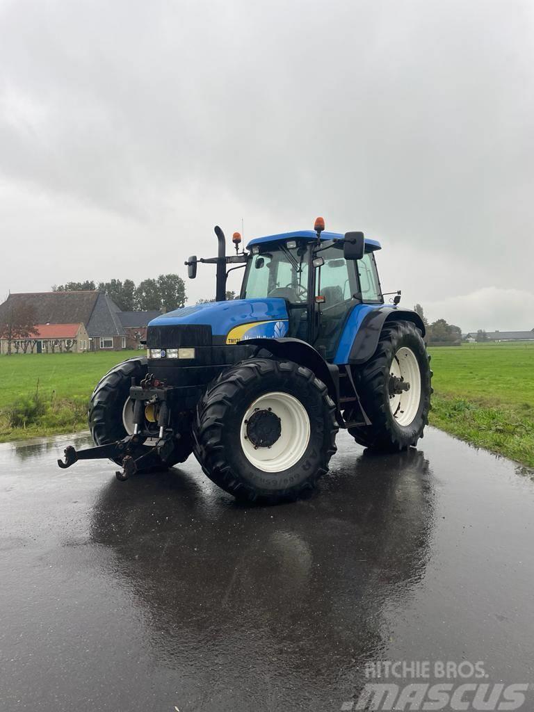 New Holland TM175 Frontlinkage and frontpto Tractores