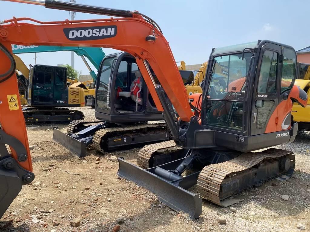 Doosan DX 60 R Mini excavadoras < 7t
