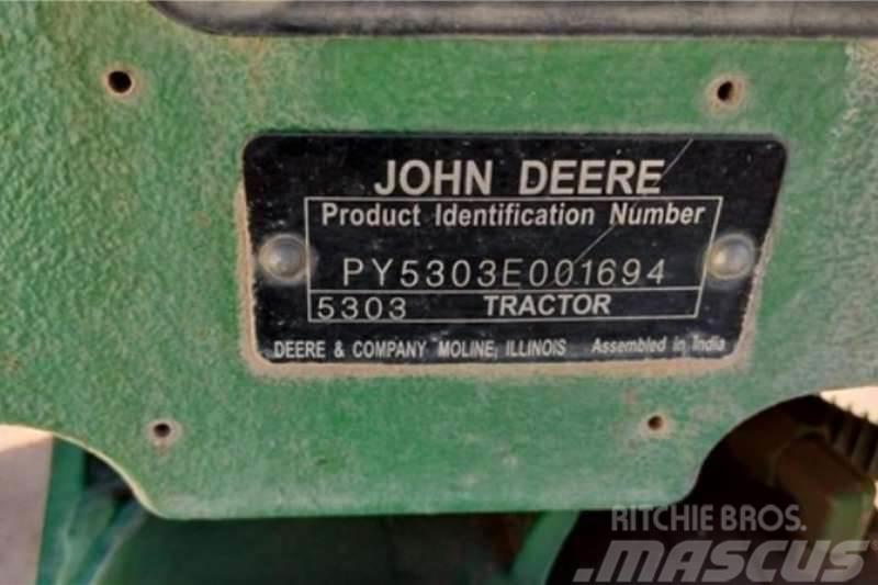 John Deere 5303 Tractores