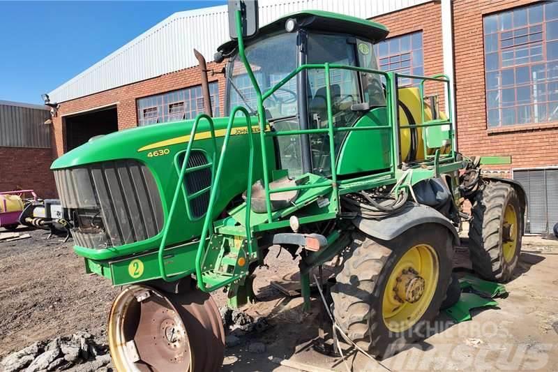 John Deere JD 4630 Spray Tractor Now stripping for spares. Tractores