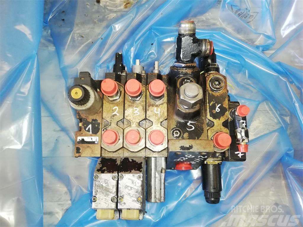 Massey Ferguson 8240 Remote control valve Hidráulicos