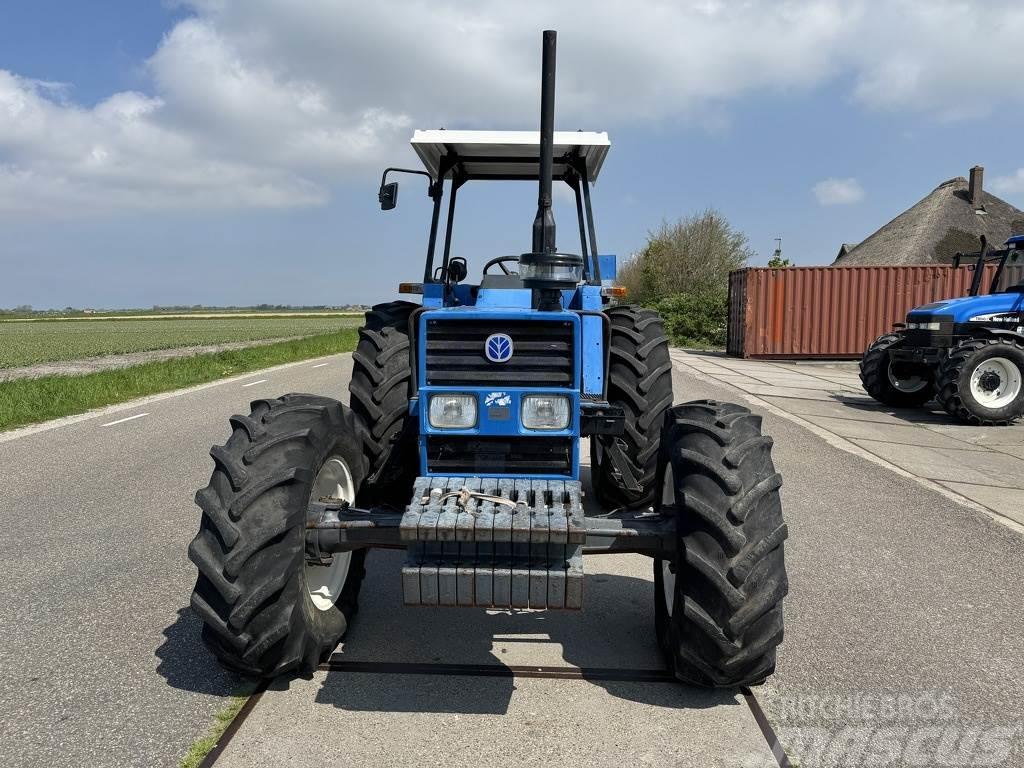 New Holland 110-90DT Tractores