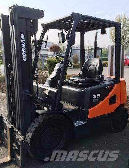 Doosan D25S-5 Carretillas diesel