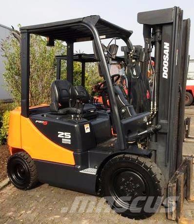 Doosan D25S-5 Carretillas diesel