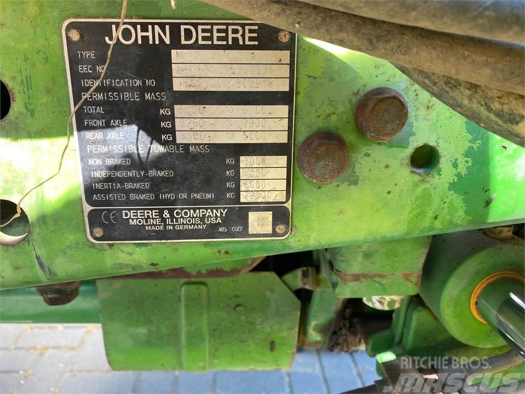  John Deere-5820 Tractores