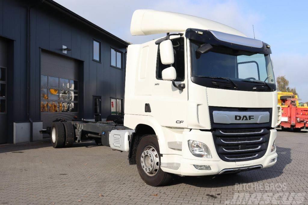 DAF CF 320 4X2 - CHASSIS - 2018 - 316750KM - LAADKLEP Camiones chasis