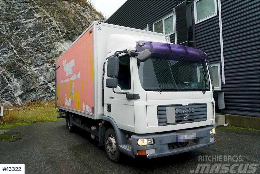 MAN TGL 8.210 Box truck w/ Zepro Lift Camiones caja cerrada