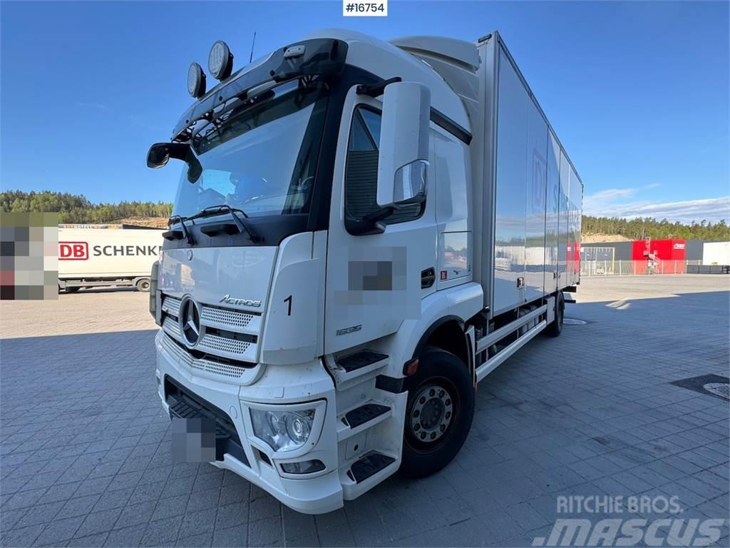 Mercedes-Benz Actros 1835 4x2 box truck w/ full side opening and Camiones caja cerrada