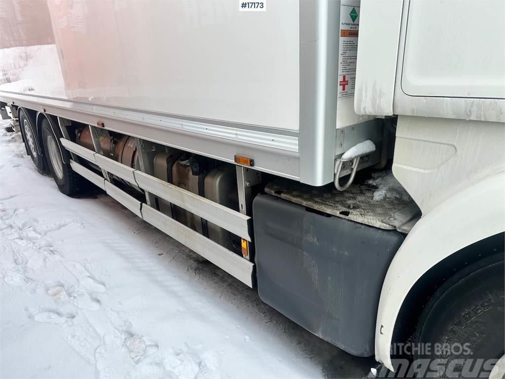 Scania G450 6x2 Box truck w/ fridge/freezer unit. Camiones caja cerrada