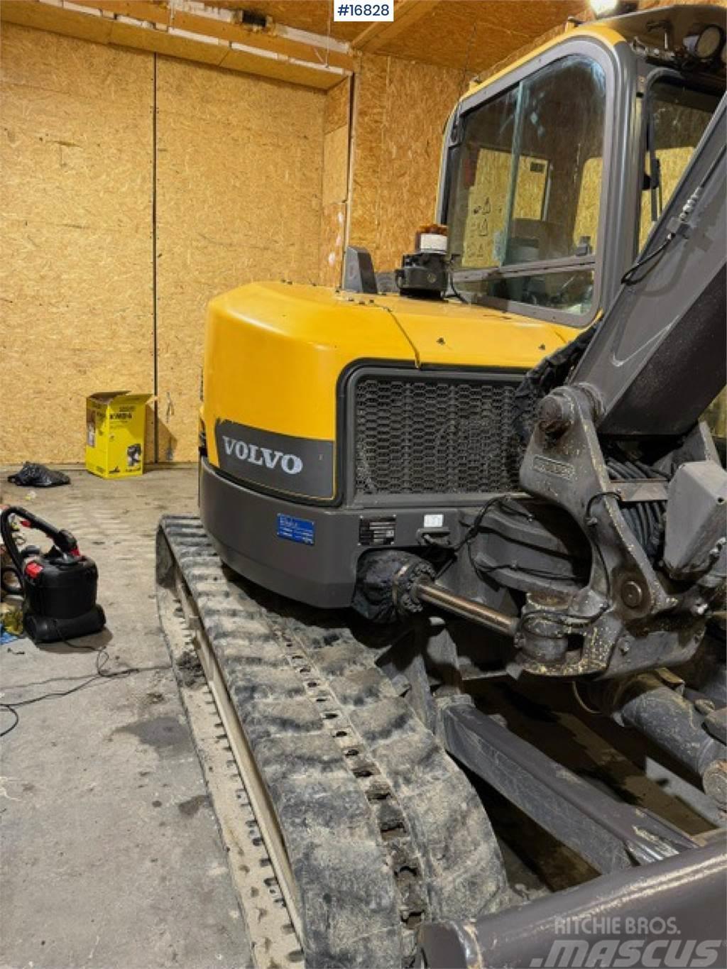 Volvo ECR88D Tracked excavator w/ bucket and tilt Excavadoras de cadenas