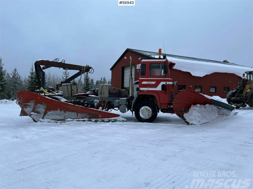 Scania LBS 111 with plow equipment, Tractor registered Camiones chasis