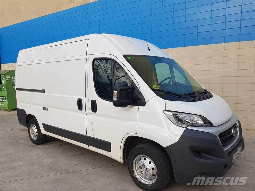 Fiat Ducato Combi 33 2.3Mjt SCR Medio T.Alto 95kW Furgonetas /Furgón