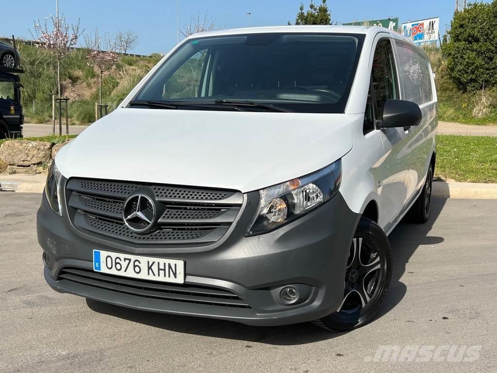 Mercedes-Benz Vito Furgón 111CDI Larga Furgonetas /Furgón