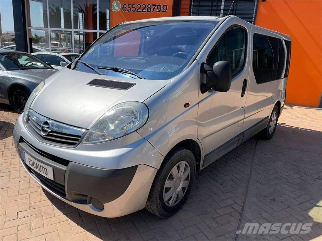Opel Vivaro Plataforma Cabina 2.5CDTI 29 L2H1 Furgonetas /Furgón