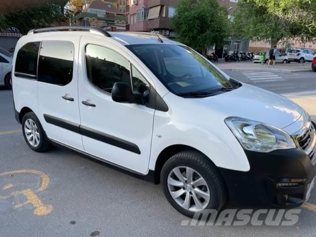 Peugeot Partner Tepee 1.2 PureTech Adventure Ed. 110 Furgonetas /Furgón