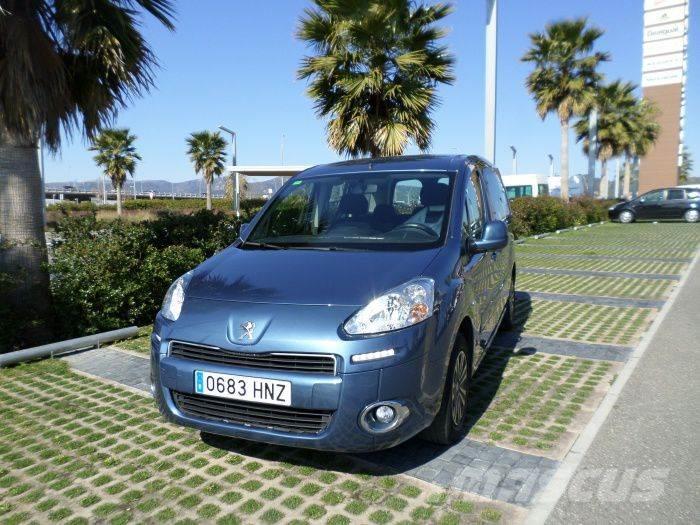 Peugeot Partner Tepee 1.6HDI Outdoor 115 Furgonetas /Furgón