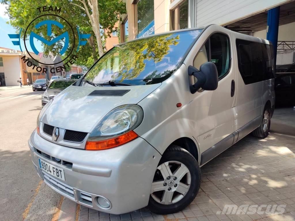 Renault Trafic 2.5 DCi Combi9 27 Corto Normal Furgonetas /Furgón