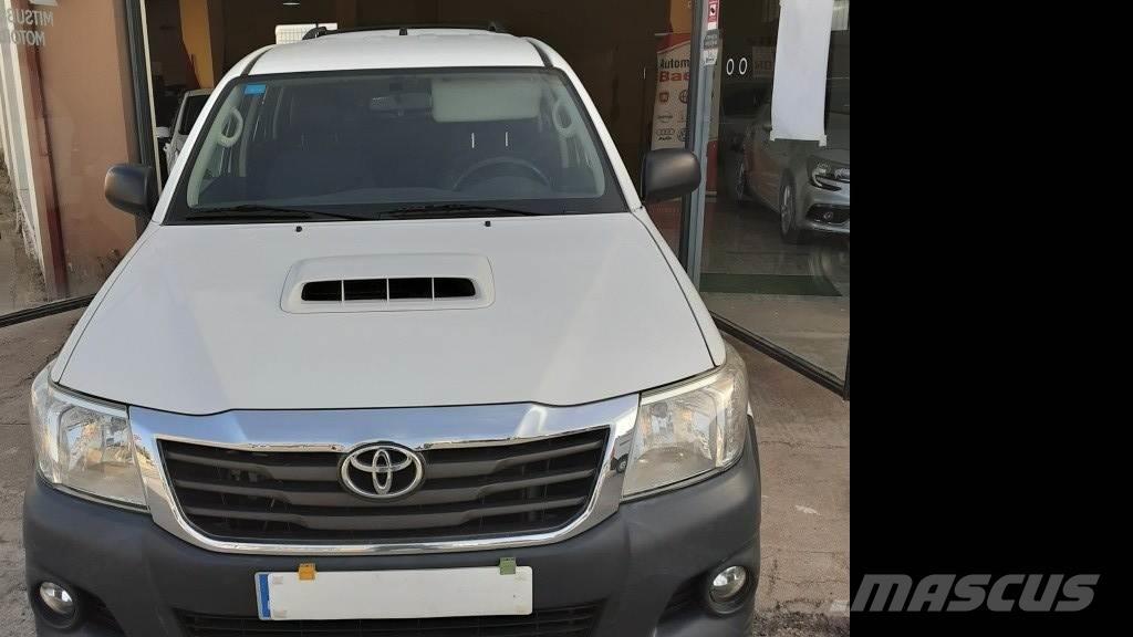Toyota Hilux 2.5D-4D Cabina Doble GX 4x4 Furgonetas /Furgón
