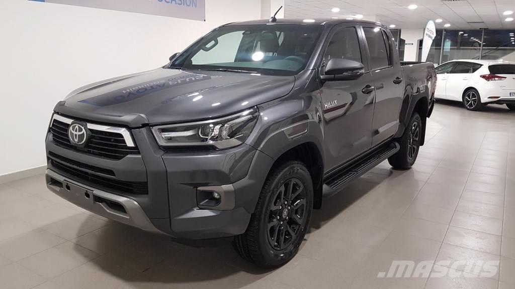 Toyota Hilux Cabina Doble Invincible Aut. Furgonetas /Furgón