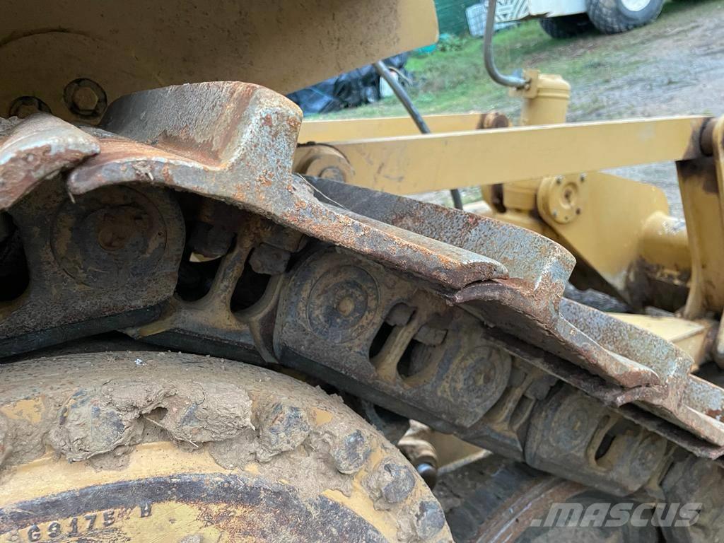Caterpillar D 6 T XL Buldozer sobre oruga