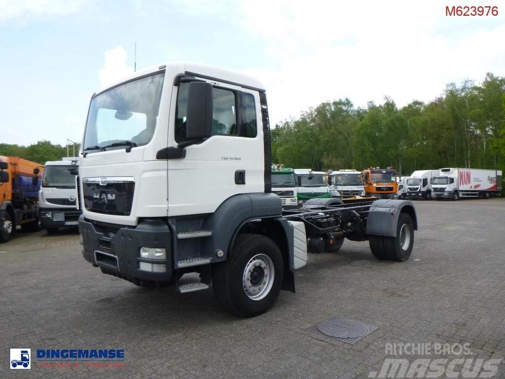 MAN TGS 19.360 4X2 BBS manual Euro 2 chassis + PTO Camiones chasis